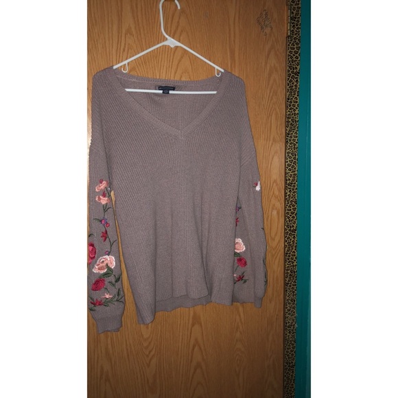 American Eagle Outfitters Tops - American Eagle sweater